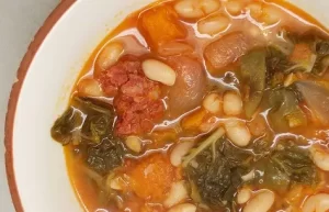 Recetas de Sopa de alubias con col rizada