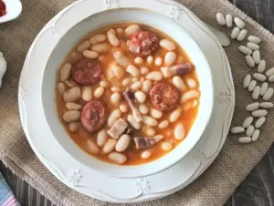 Recetas de Estofado italiano de judías blancas y salchichas